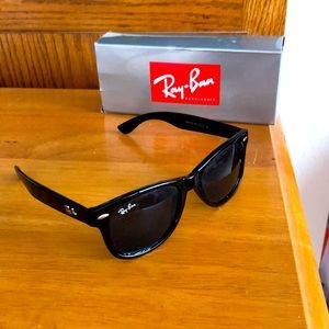 Ray Ban 2140 Wayfarer Sunglasses